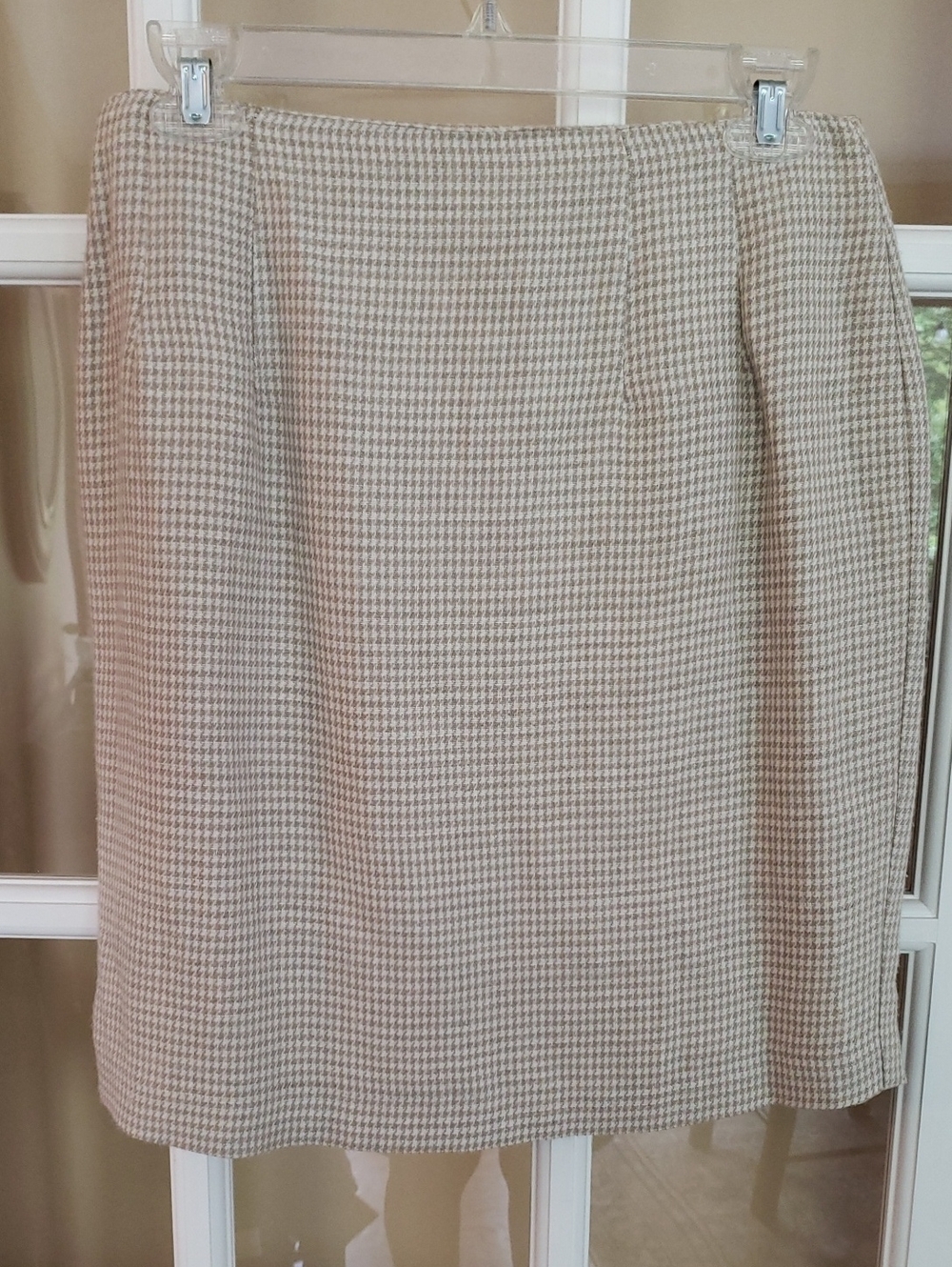 Classic Cream Houndstooth Pencil Skirt Size: 8